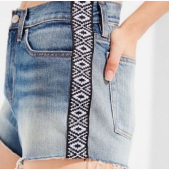 Urban outfitters Shorts Womens Size 26 Denim girlfriend high rise cotton Western - Picture 1 of 6